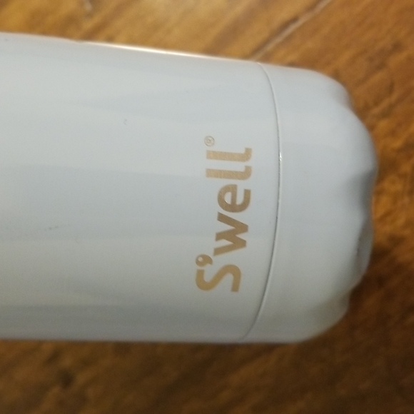 STARBUCKS +ART S'WELL 17oz WATER BOTTLE - Picture 8 of 12